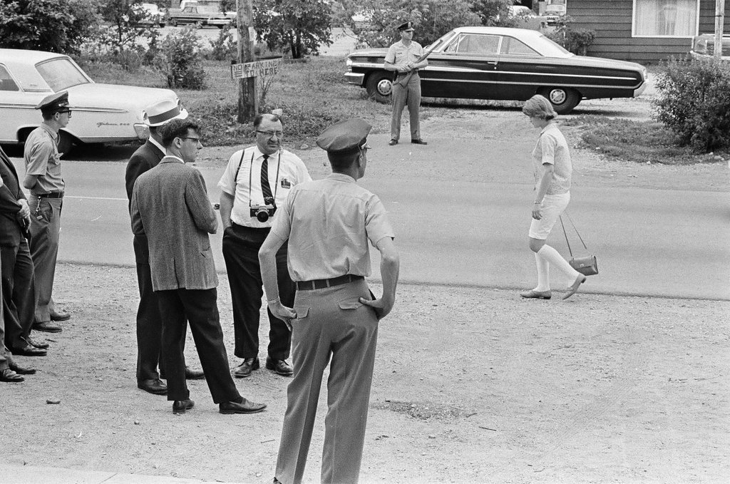 Statesville warden awaits arrival of Richard Speck - Henry Herr Gill for Chicago Sun-Times