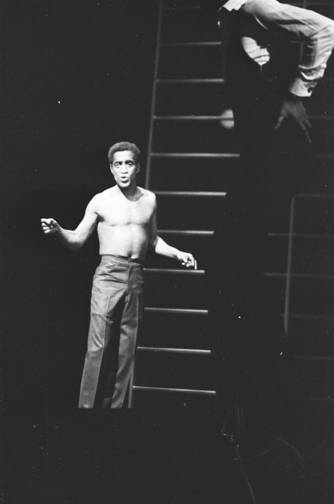 Sammy Davis Jr. rehearses musical - Duane Hall for Chicago Sun-Times
