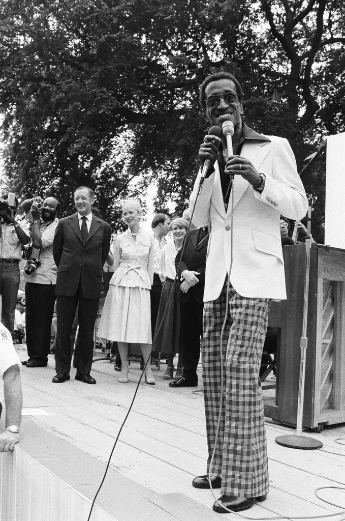 Sammy Davis Jr. in Lincoln Park - James DePree for Chicago Sun-Times