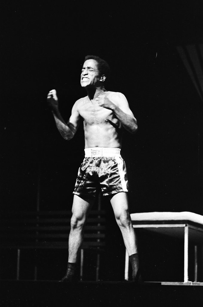 Sammy Davis Jr. rehearses musical - Duane Hall for Chicago Sun-Times