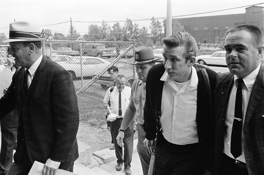 Statesville warden awaits arrival of Richard Speck - Henry Herr Gill for Chicago Sun-Times