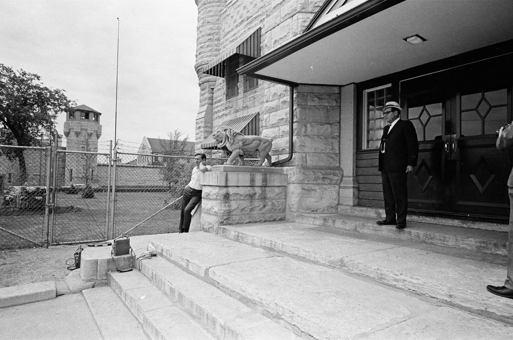 Statesville warden awaits arrival of Richard Speck - Henry Herr Gill for Chicago Sun-Times