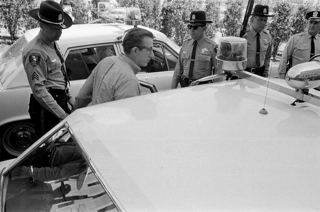 People arrive for Richard Speck trial - Jack Dykinga for Chicago Sun-Times