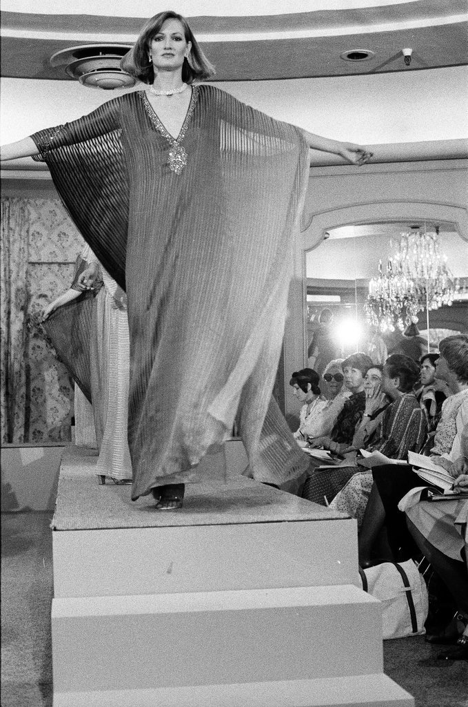 Zandra Rhodes in Fields fashion show - Martha Hartnett for Chicago Sun-Times