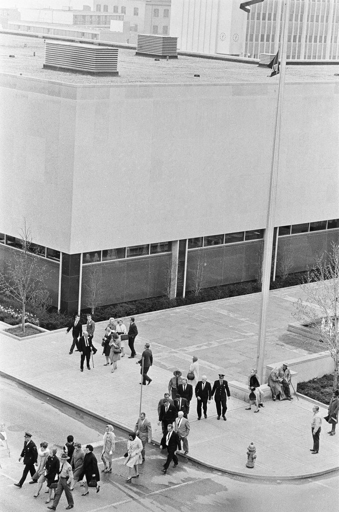 Richard Speck trial jury leave courthouse - Jack Dykinga for Chicago Sun-Times