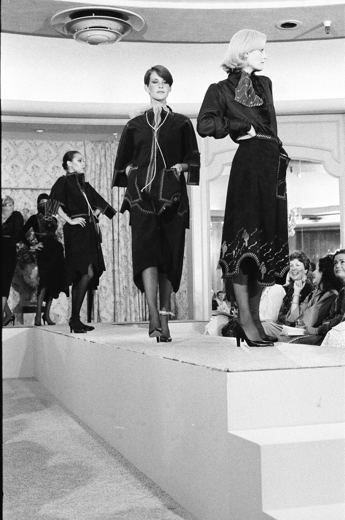 Zandra Rhodes in Fields fashion show - Martha Hartnett for Chicago Sun-Times