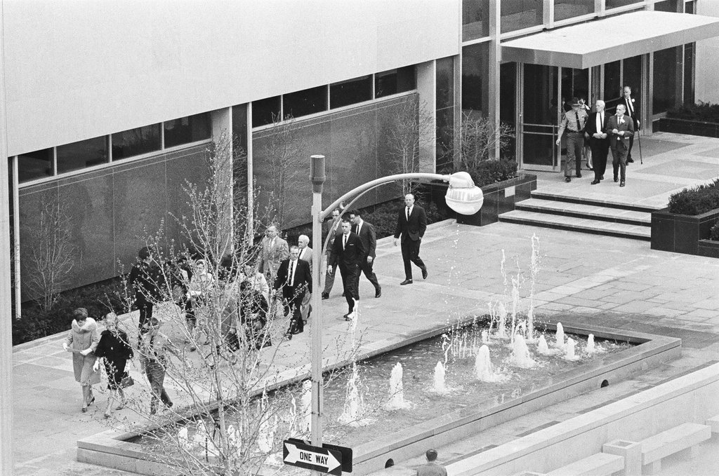 Richard Speck trial jury leave courthouse - Jack Dykinga for Chicago Sun-Times