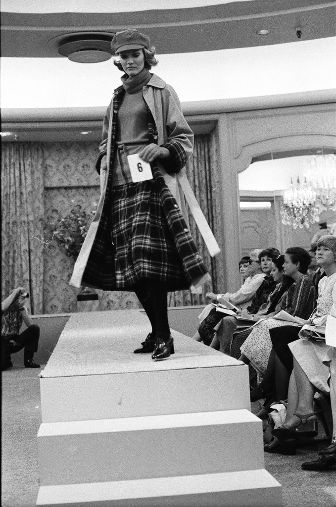 Zandra Rhodes in Fields fashion show - Martha Hartnett for Chicago Sun-Times