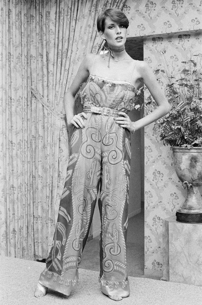 Zandra Rhodes in Fields fashion show - Martha Hartnett for Chicago Sun-Times