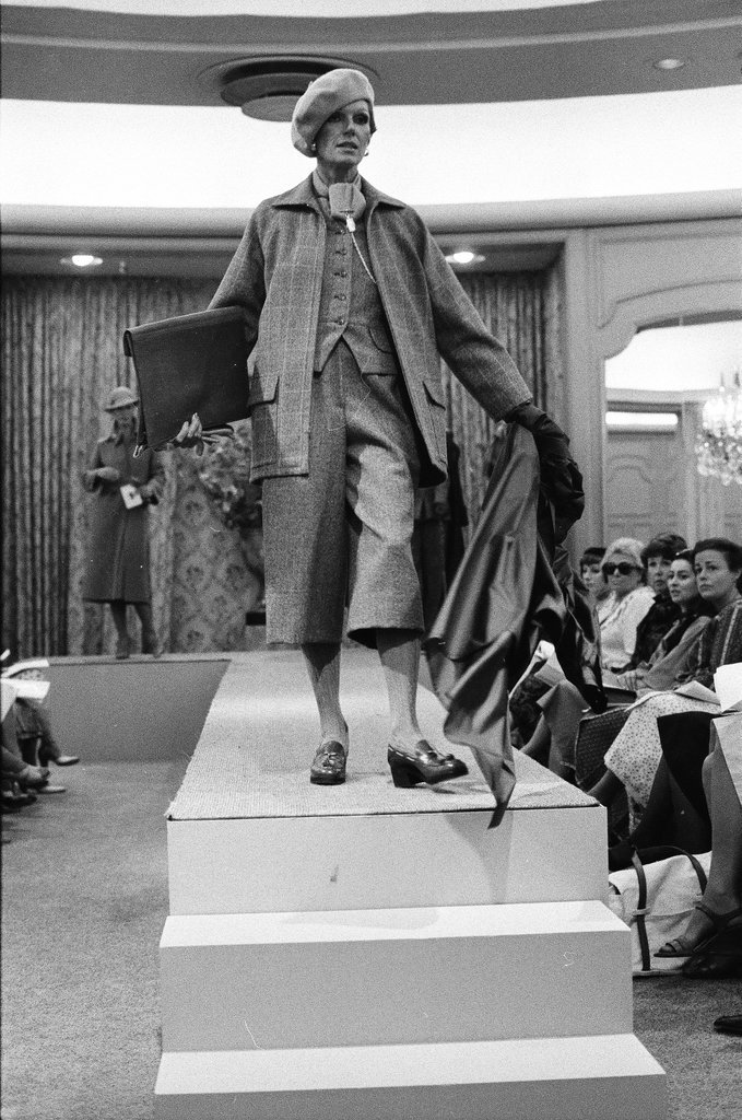 Zandra Rhodes in Fields fashion show - Martha Hartnett for Chicago Sun-Times
