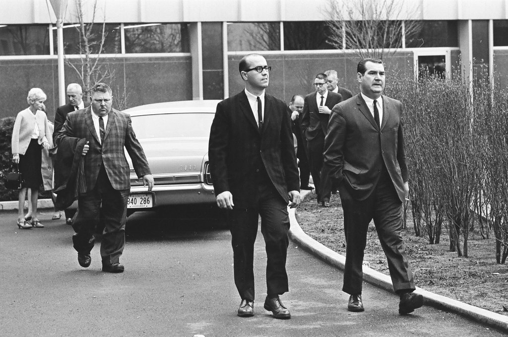People arrive for Richard Speck trial - Gary Settle for Chicago Sun-Times