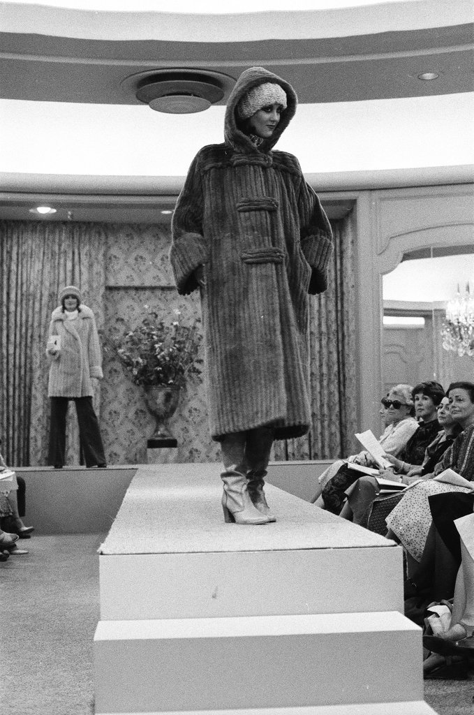 Zandra Rhodes in Fields fashion show - Martha Hartnett for Chicago Sun-Times