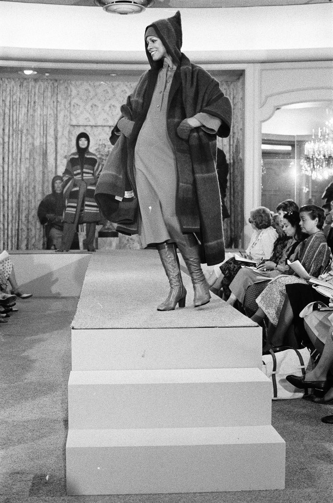 Zandra Rhodes in Fields fashion show - Martha Hartnett for Chicago Sun-Times