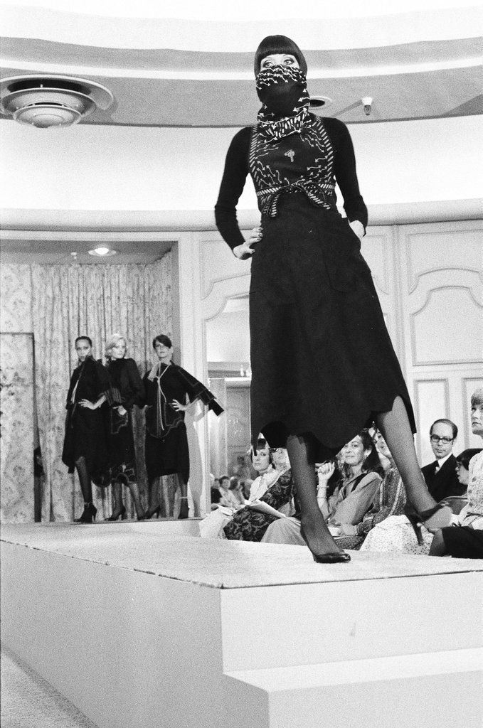 Zandra Rhodes in Fields fashion show - Martha Hartnett for Chicago Sun-Times