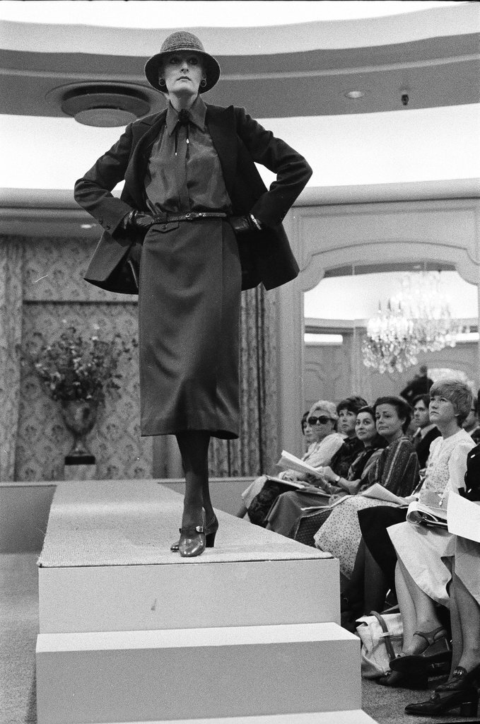 Zandra Rhodes in Fields fashion show - Martha Hartnett for Chicago Sun-Times