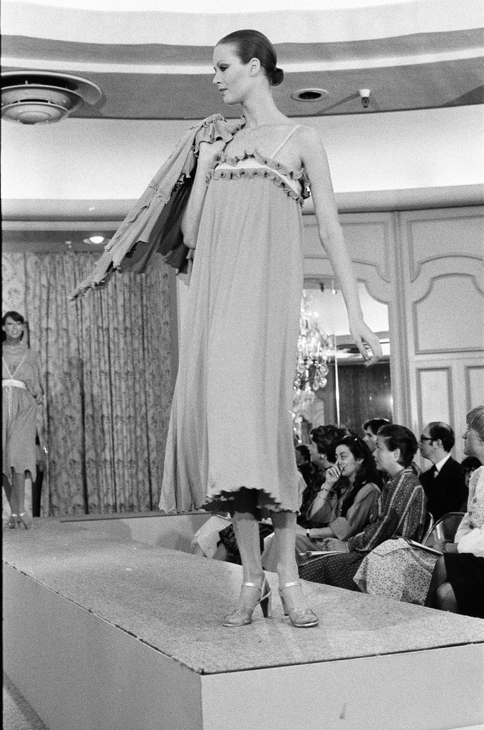 Zandra Rhodes in Fields fashion show - Martha Hartnett for Chicago Sun-Times