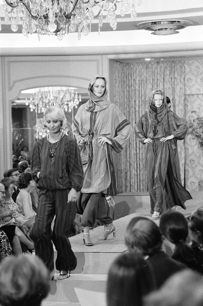 Zandra Rhodes in Fields fashion show - Peters (Clarence or Pete) for Chicago Sun-Times
