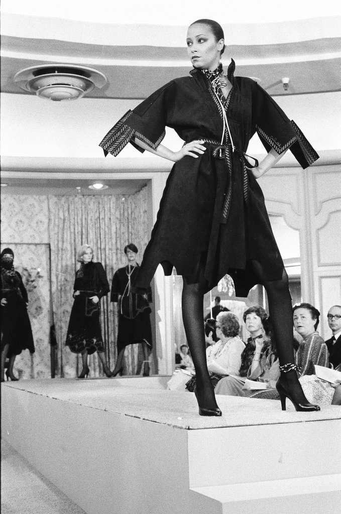 Zandra Rhodes in Fields fashion show - Martha Hartnett for Chicago Sun-Times