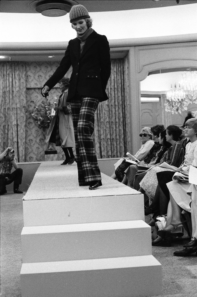 Zandra Rhodes in Fields fashion show - Martha Hartnett for Chicago Sun-Times