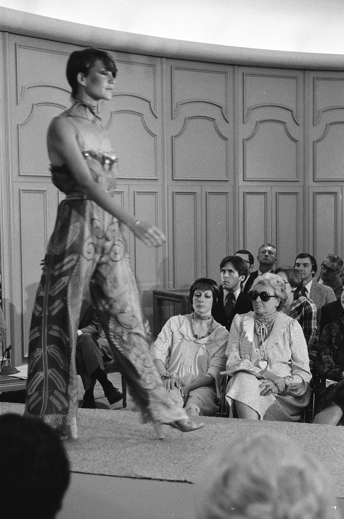 Zandra Rhodes in Fields fashion show - Peters (Clarence or Pete) for Chicago Sun-Times