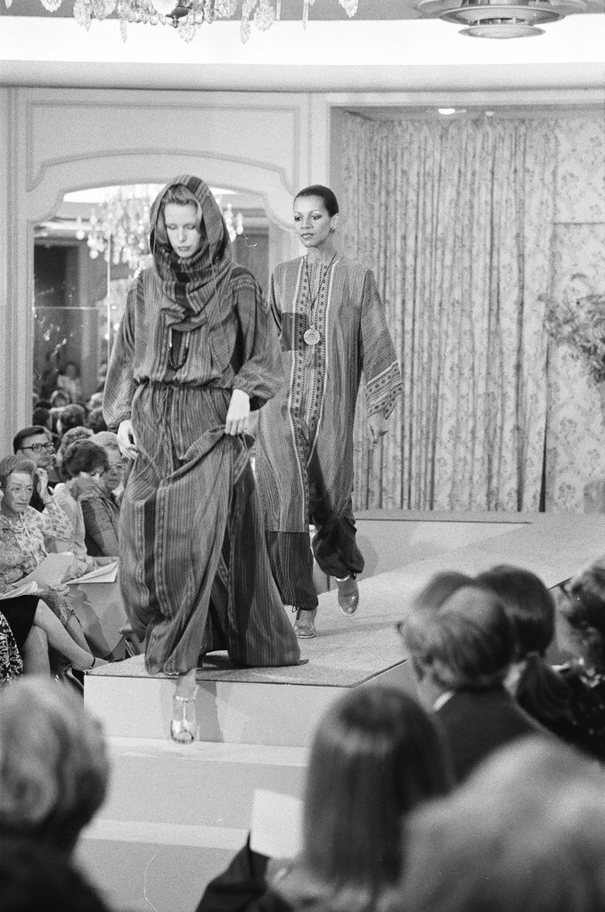 Zandra Rhodes in Fields fashion show - Peters (Clarence or Pete) for Chicago Sun-Times