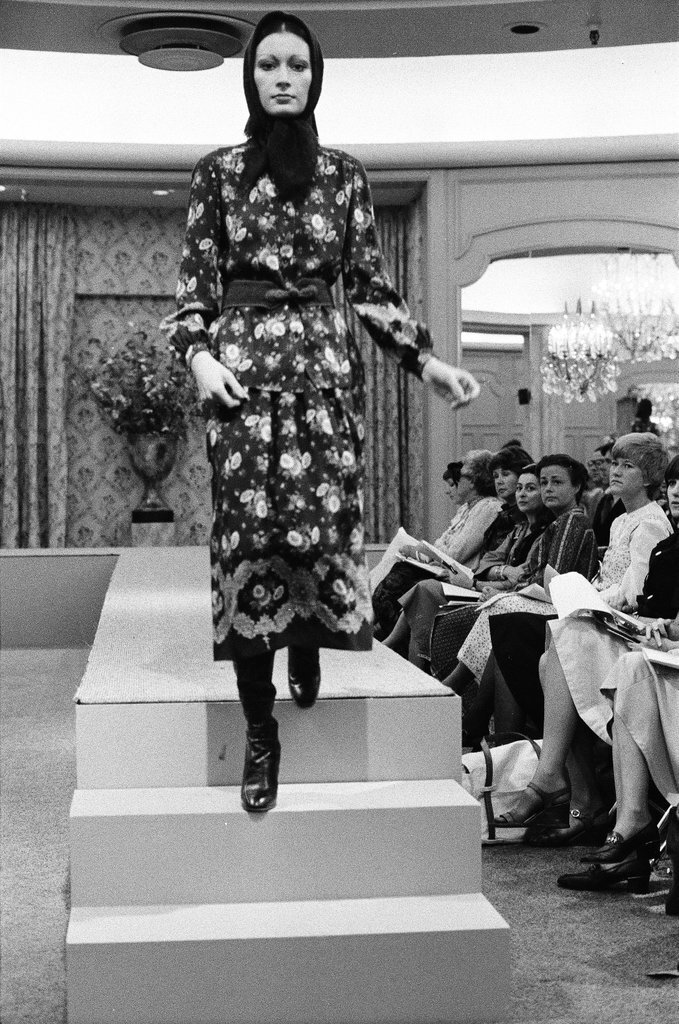 Zandra Rhodes in Fields fashion show - Martha Hartnett for Chicago Sun-Times