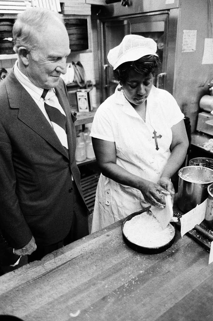 Ike Sewell at his restaurants - Randy B. Leffingwell for Chicago Sun-Times