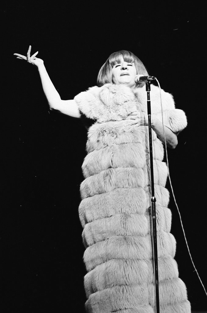 Debbie Reynolds in concert - Martha Hartnett for Chicago Sun-Times