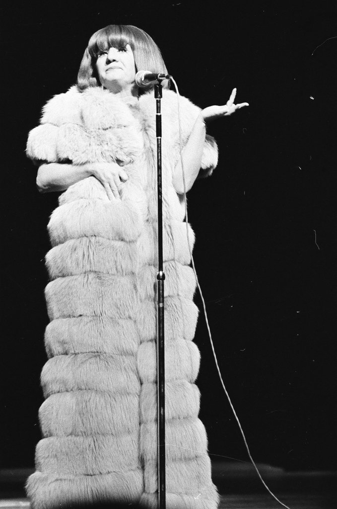 Debbie Reynolds in concert - Martha Hartnett for Chicago Sun-Times