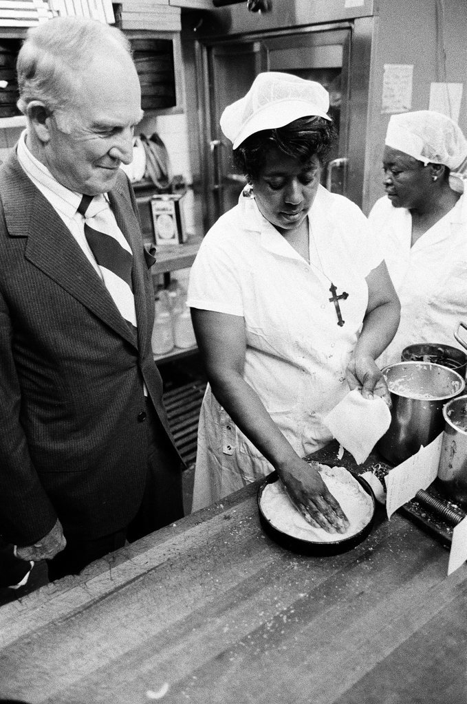 Ike Sewell at his restaurants - Randy B. Leffingwell for Chicago Sun-Times