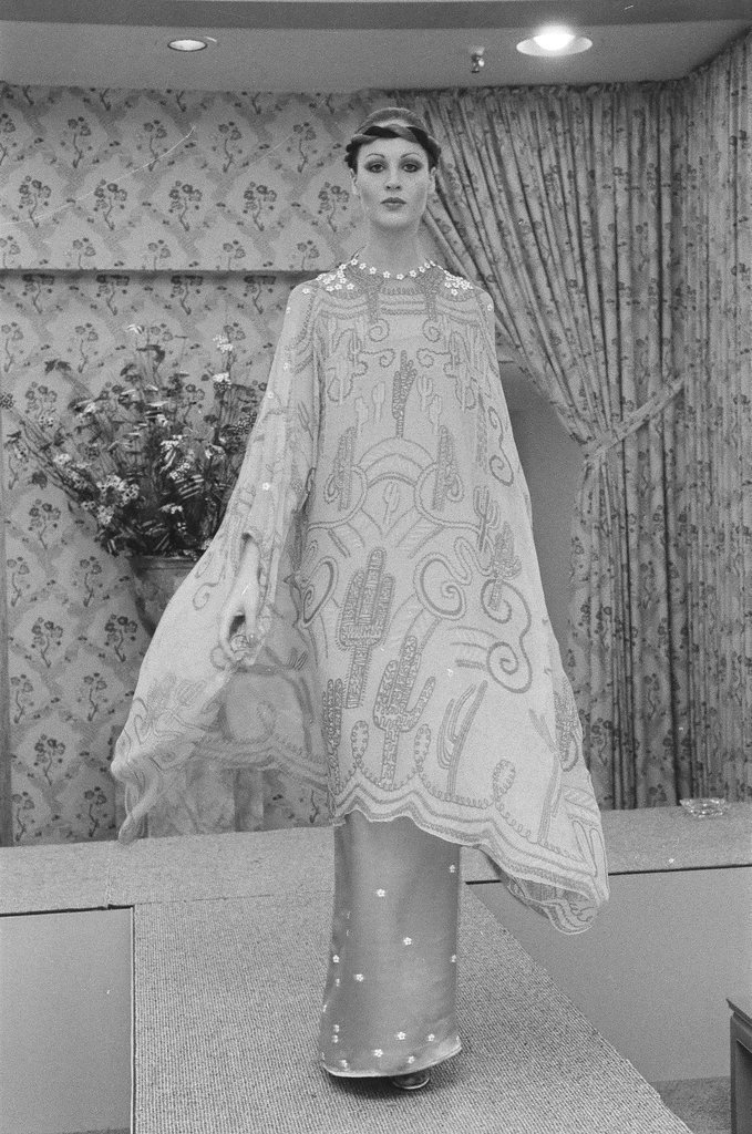 Zandra Rhodes in Fields fashion show - Peters (Clarence or Pete) for Chicago Sun-Times