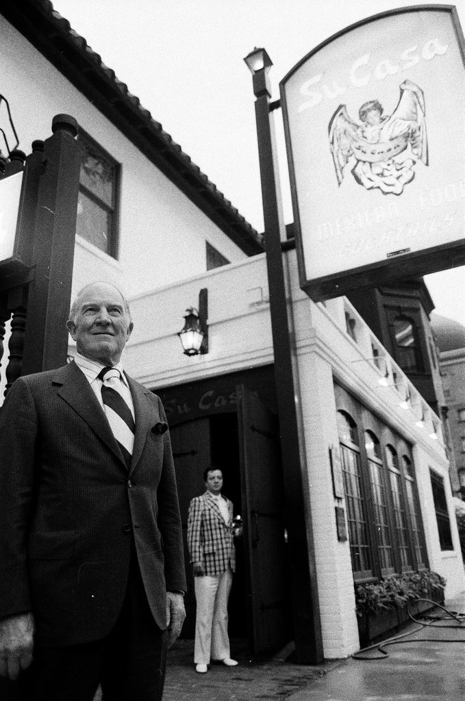 Ike Sewell at his restaurants - Randy B. Leffingwell for Chicago Sun-Times