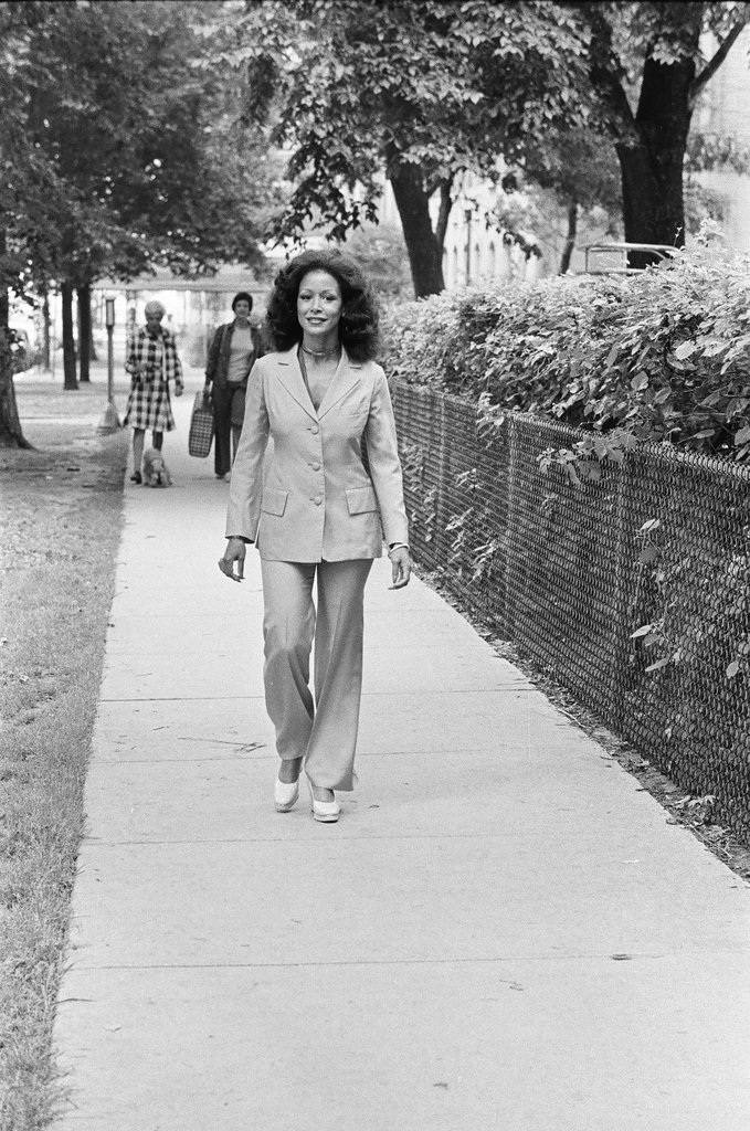 Freda Payne fashion - Pete Peters for Chicago Sun-Times