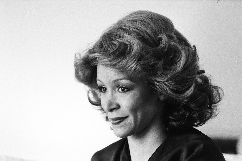 Singer Freda Payne - Bob (Robert) Black for Chicago Sun-Times
