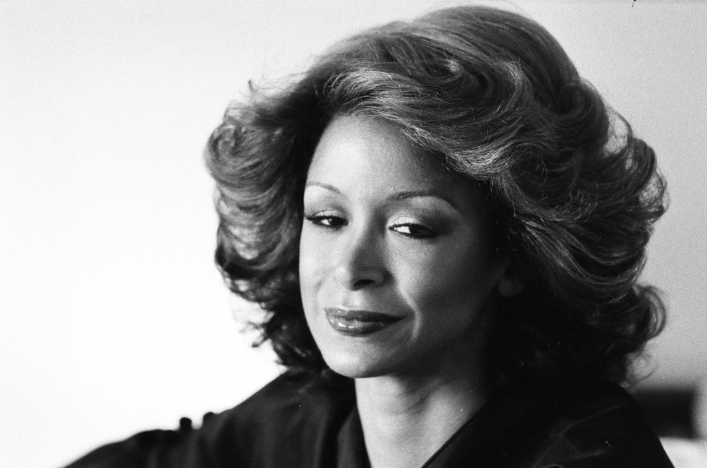 Singer Freda Payne - Bob (Robert) Black for Chicago Sun-Times