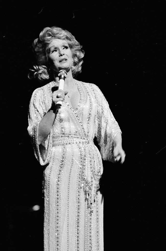 Debbie Reynolds in concert - Martha Hartnett for Chicago Sun-Times
