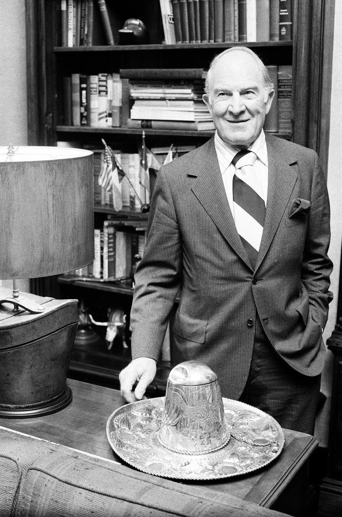 Ike Sewell at his restaurants - Randy B. Leffingwell for Chicago Sun-Times