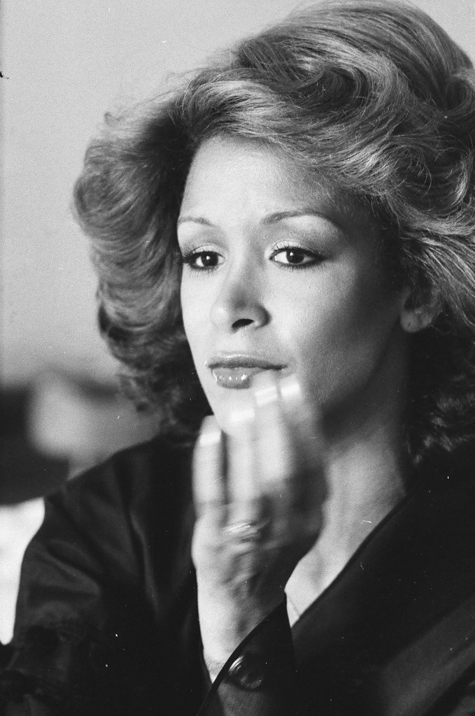 Singer Freda Payne - Bob (Robert) Black for Chicago Sun-Times