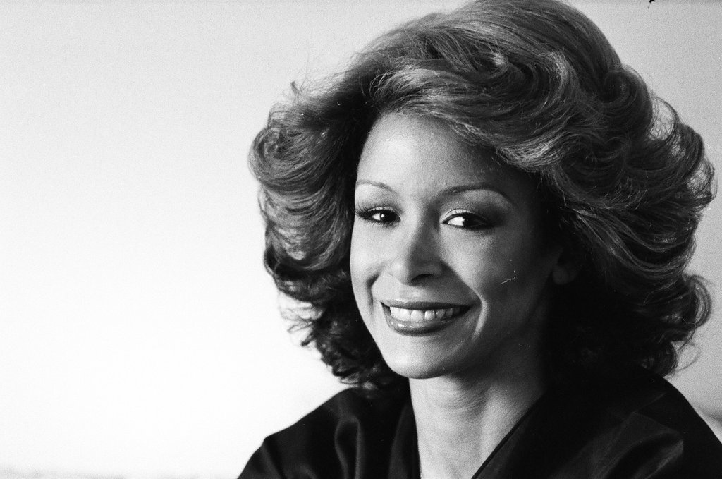 Singer Freda Payne - Bob (Robert) Black for Chicago Sun-Times