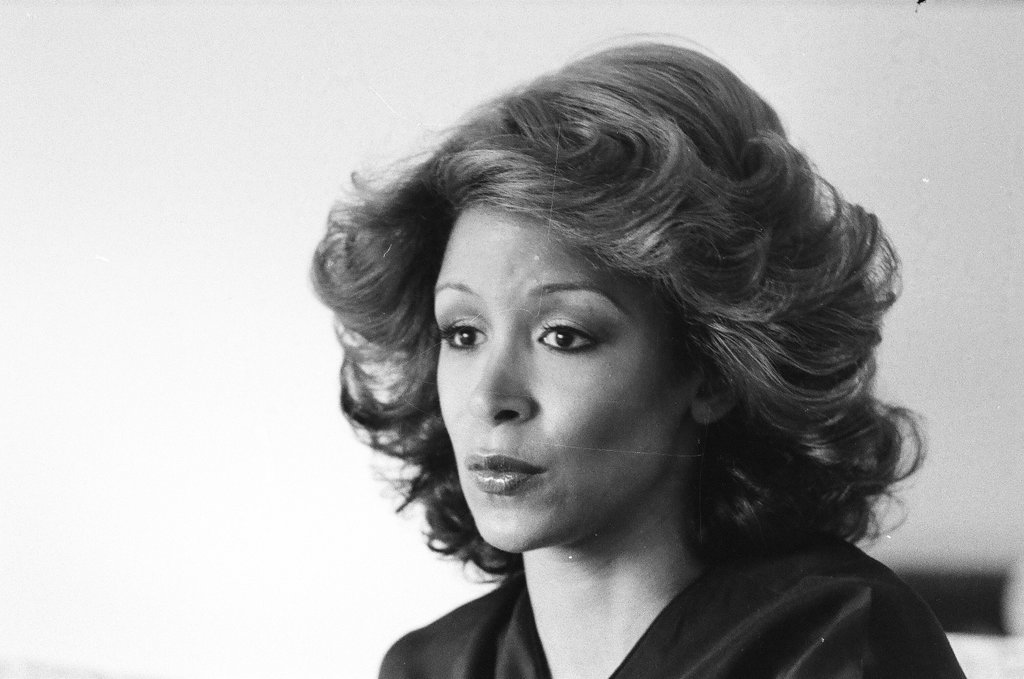Singer Freda Payne - Bob (Robert) Black for Chicago Sun-Times