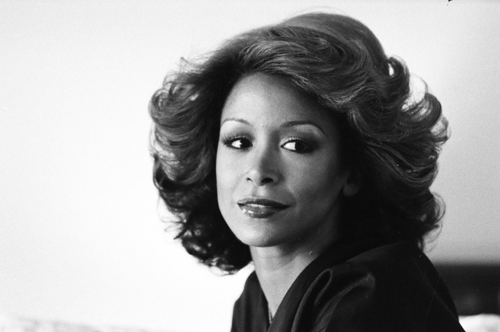 Singer Freda Payne - Bob (Robert) Black for Chicago Sun-Times