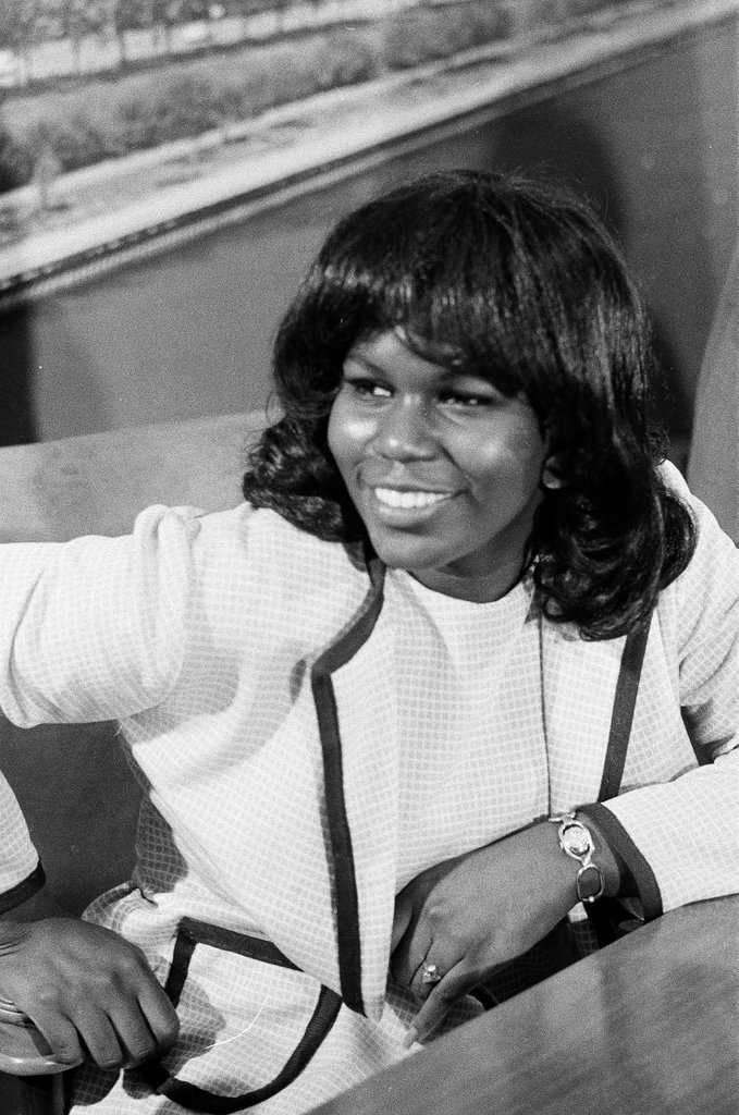 First female CTA driver Mary Wallace - Carmen Reporto for Chicago Sun-Times
