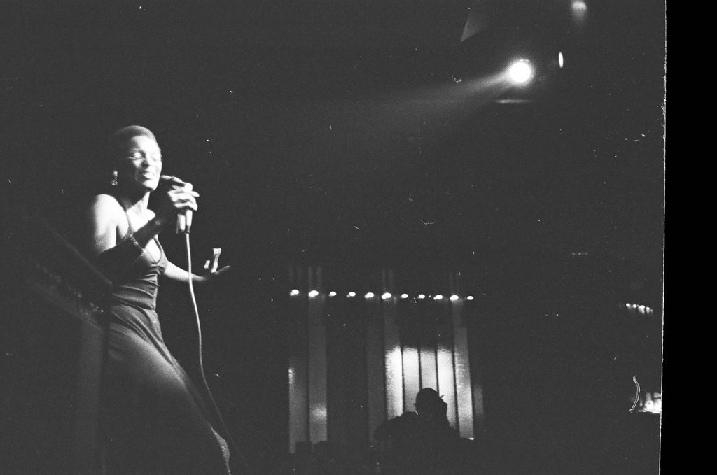 Trina Parks performs at Mister Kelly's - Bob (Robert) Black for Chicago Sun-Times