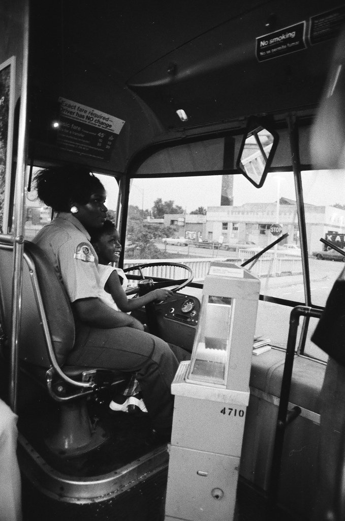 First female CTA driver Mary Wallace starts job - Don Bierman for Chicago Sun-Times