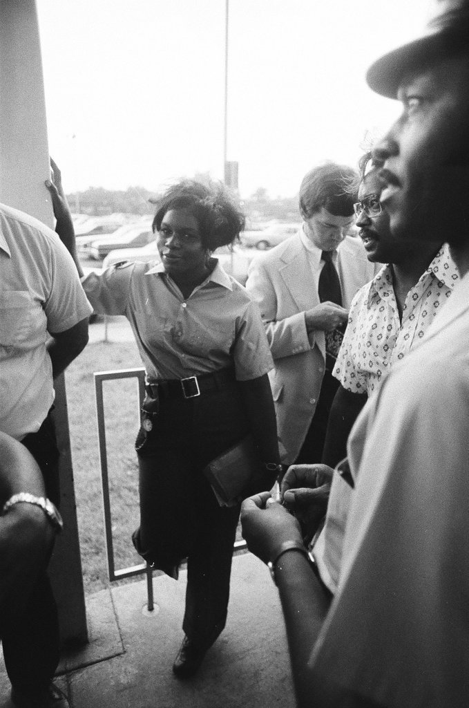 First female CTA driver Mary Wallace starts job - Don Bierman for Chicago Sun-Times