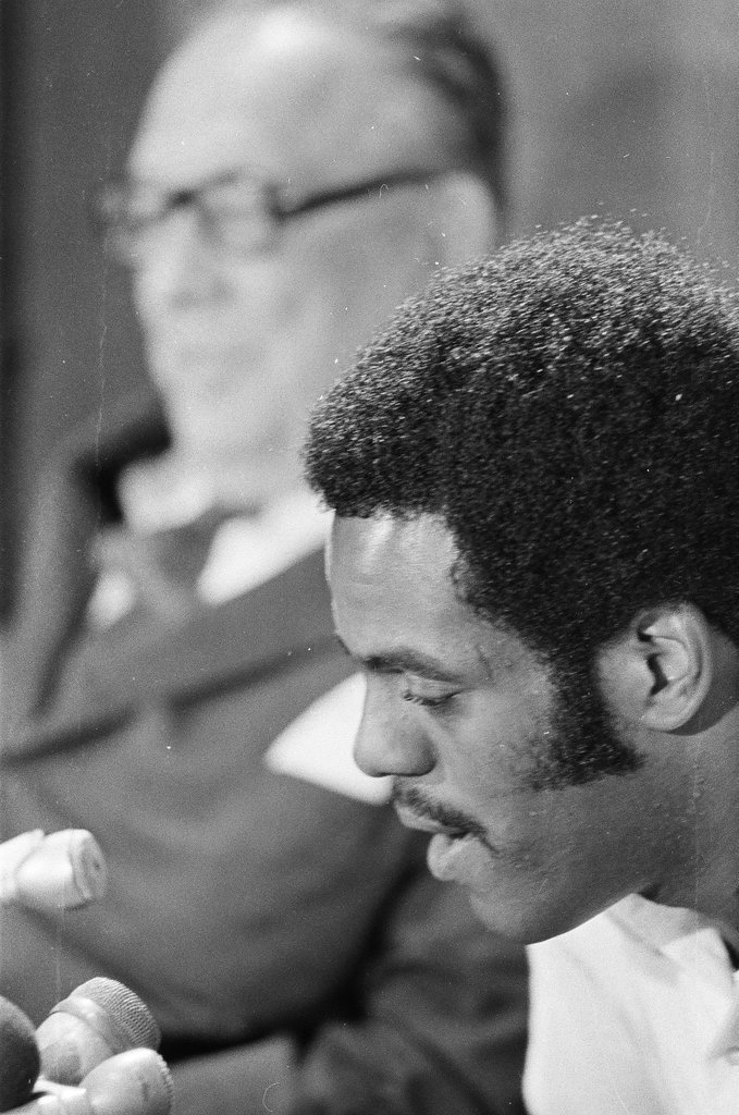 Wallace D. Muhammad speaks at Muslim temple - Randy B. Leffingwell for Chicago Sun-Times