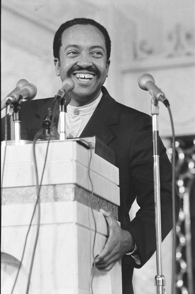Wallace D. Muhammad speaks at Muslim temple - Randy B. Leffingwell for Chicago Sun-Times