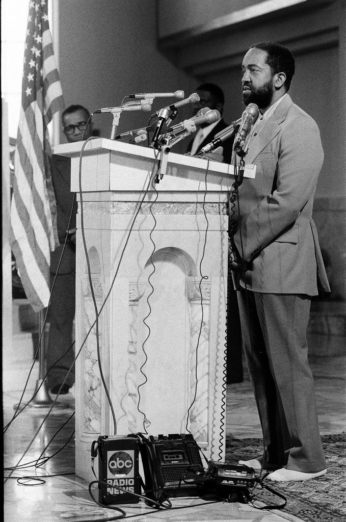 Wallace D. Muhammad speaks about hostage situation - John H. White for Chicago Sun-Times