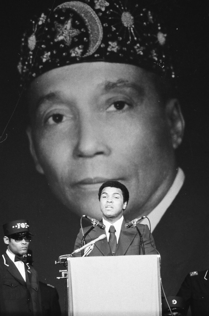 Elijah Muhammad funeral rites - Howard D. Simmons for Chicago Sun-Times