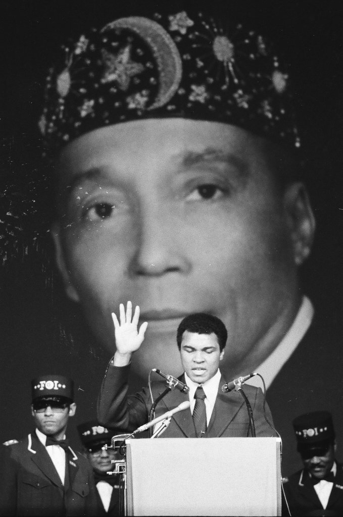 Elijah Muhammad funeral rites - Howard D. Simmons for Chicago Sun-Times